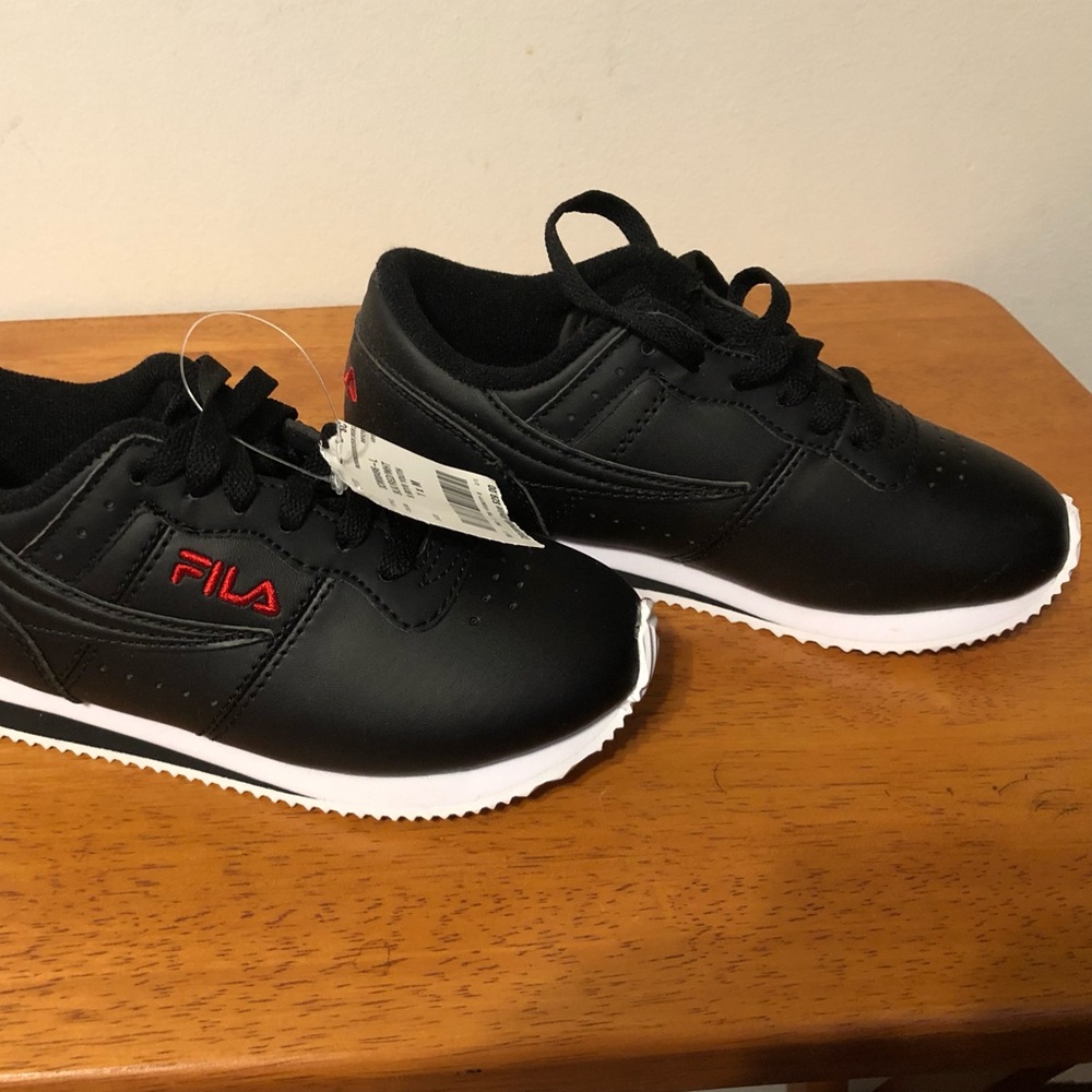 Fila black and red sneakers